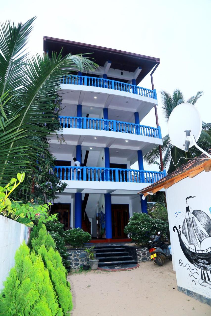 Golden Surfer Beach Hotel Tangalle Exterior foto