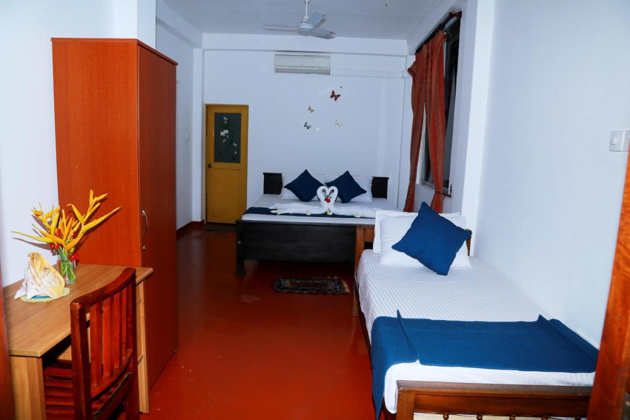 Golden Surfer Beach Hotel Tangalle Exterior foto